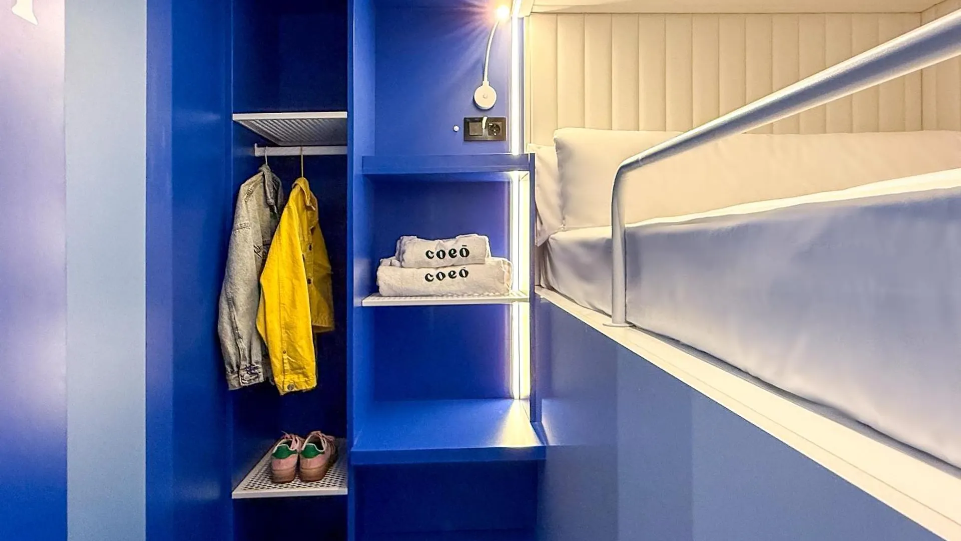 Coeo Hernan Ruiz Rooftop Pool Hostel Málaga Spagna