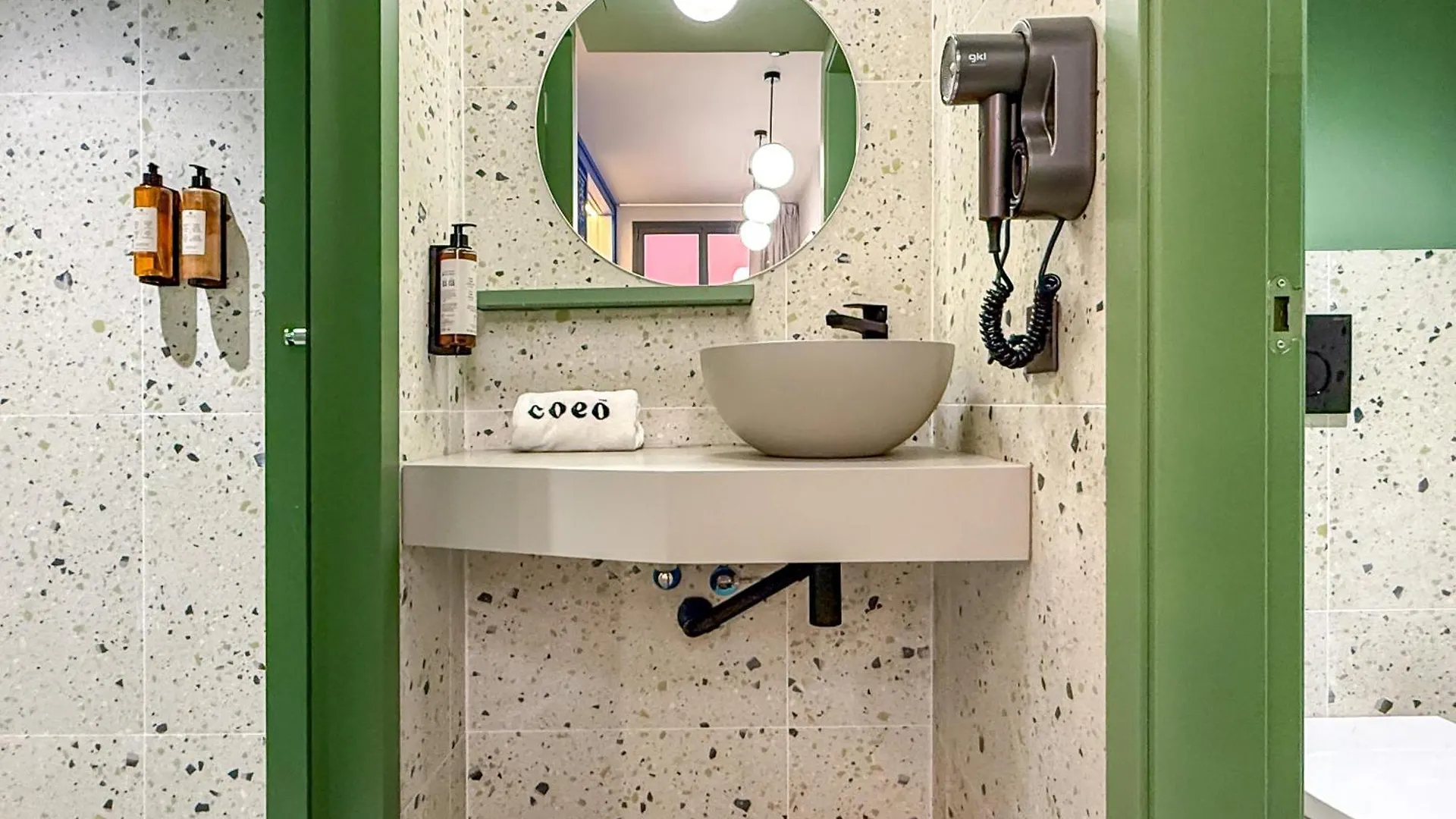 Coeo Hernan Ruiz Rooftop Pool Hostel Málaga Spagna