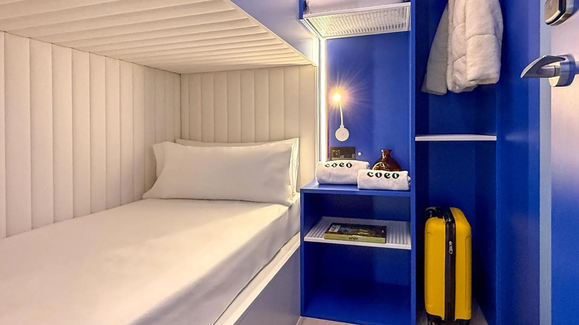 Coeo Hernan Ruiz Rooftop Pool Hostel Málaga