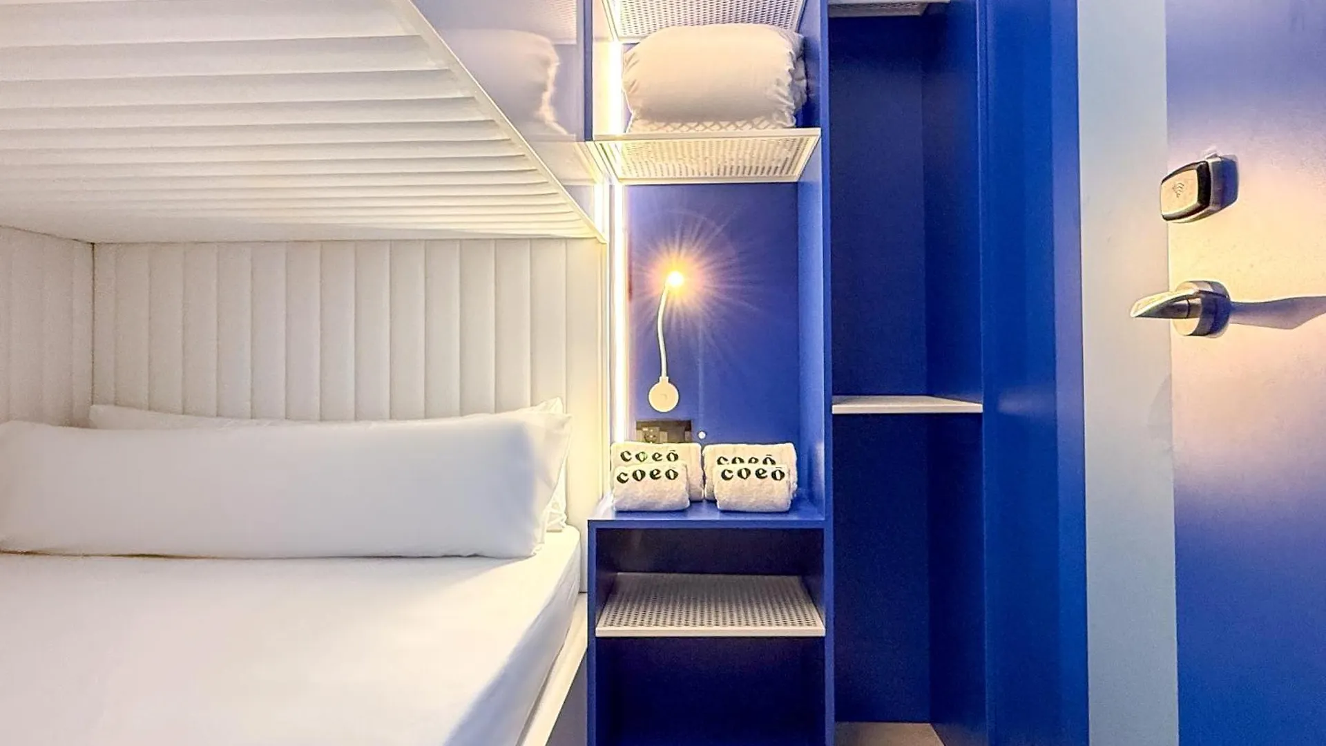 Coeo Hernan Ruiz Rooftop Pool Hostel Málaga Espagne