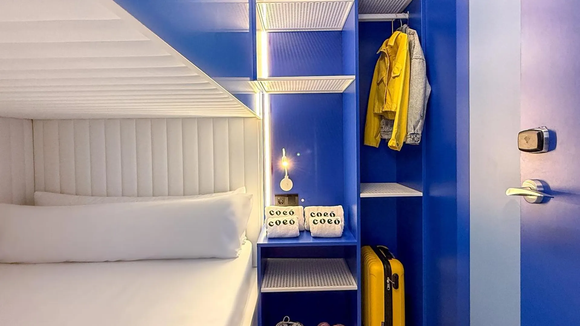Coeo Hernan Ruiz Rooftop Pool Hostel Málaga