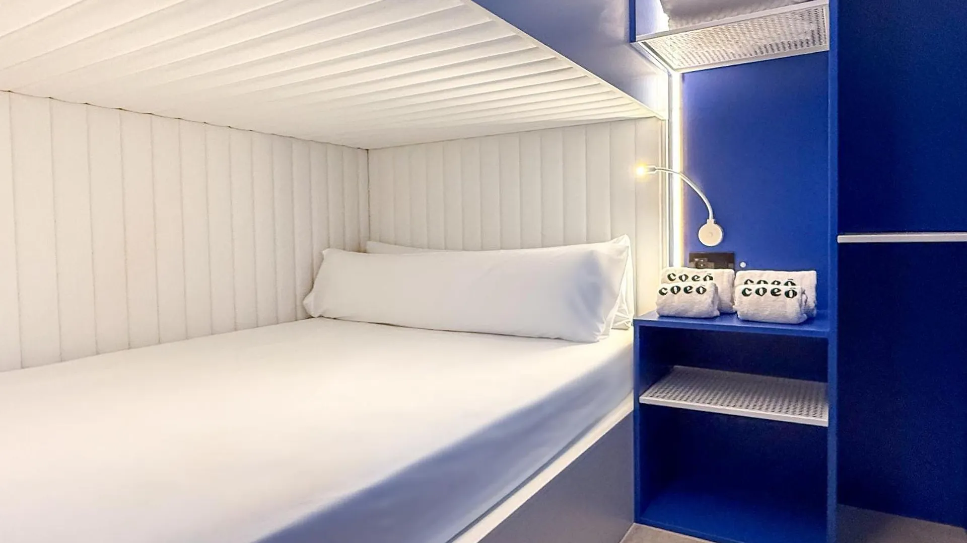 Coeo Hernan Ruiz Rooftop Pool Hostel Málaga