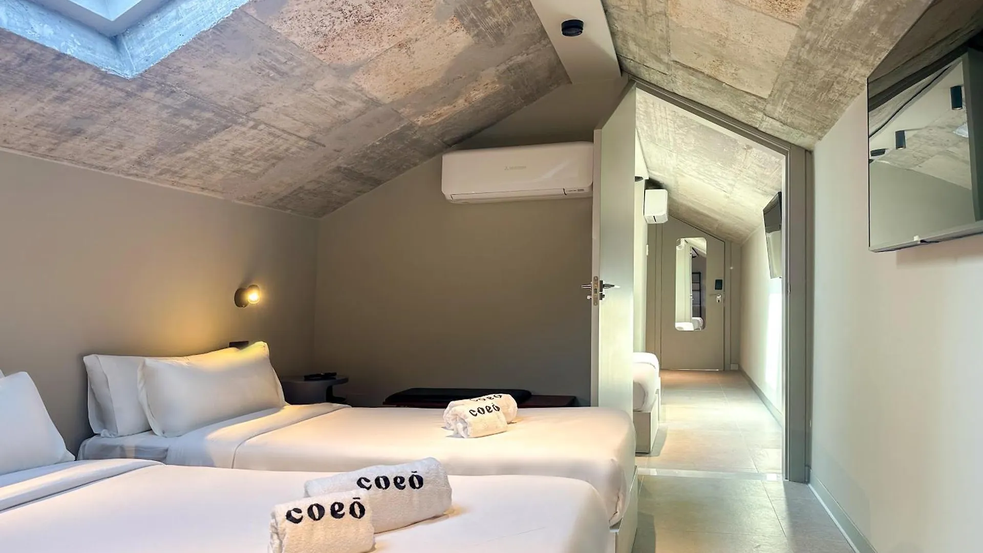 Coeo Hernan Ruiz Rooftop Pool Hostel Málaga