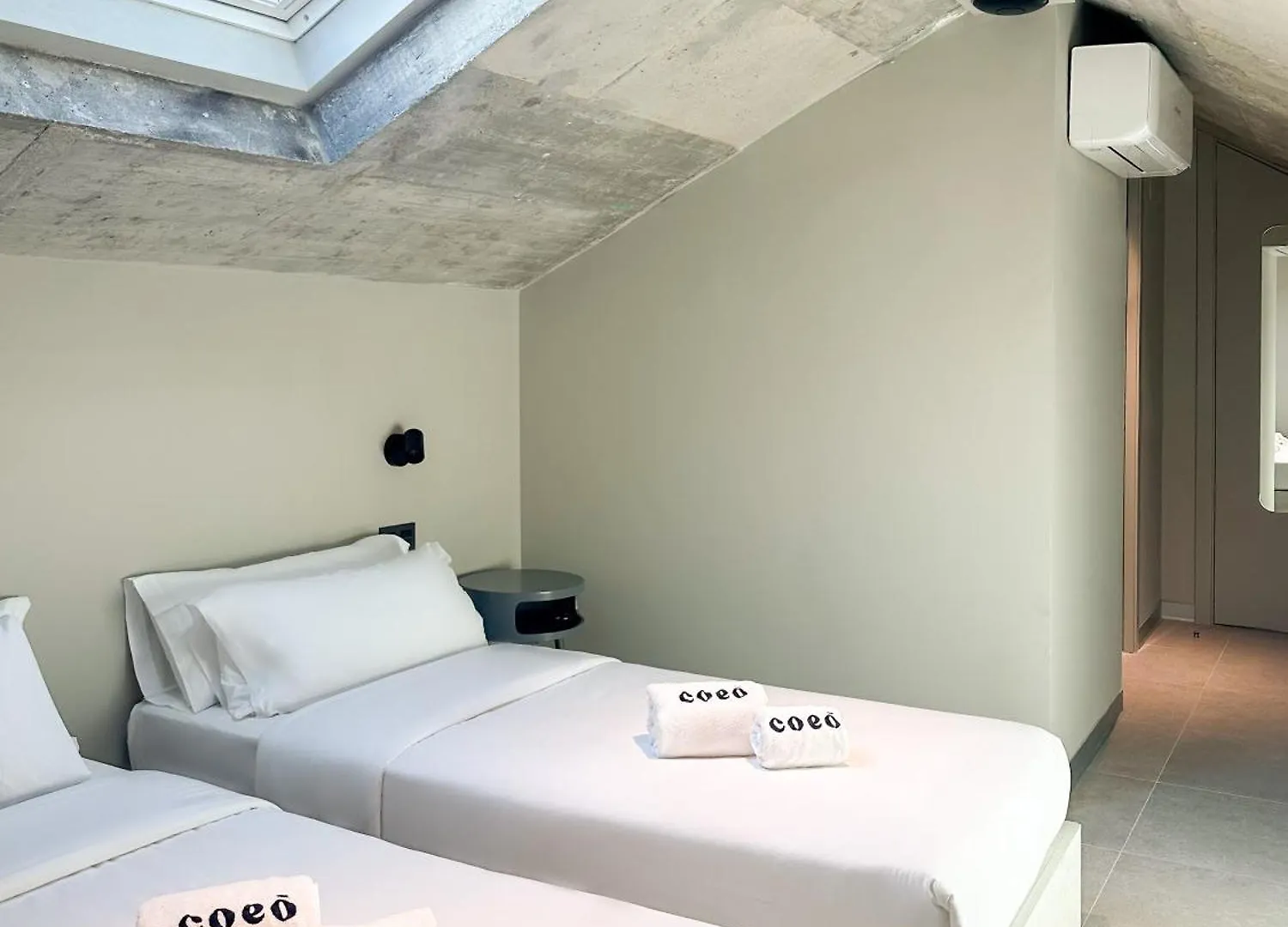 Coeo Hernan Ruiz Rooftop Pool Hostel Málaga