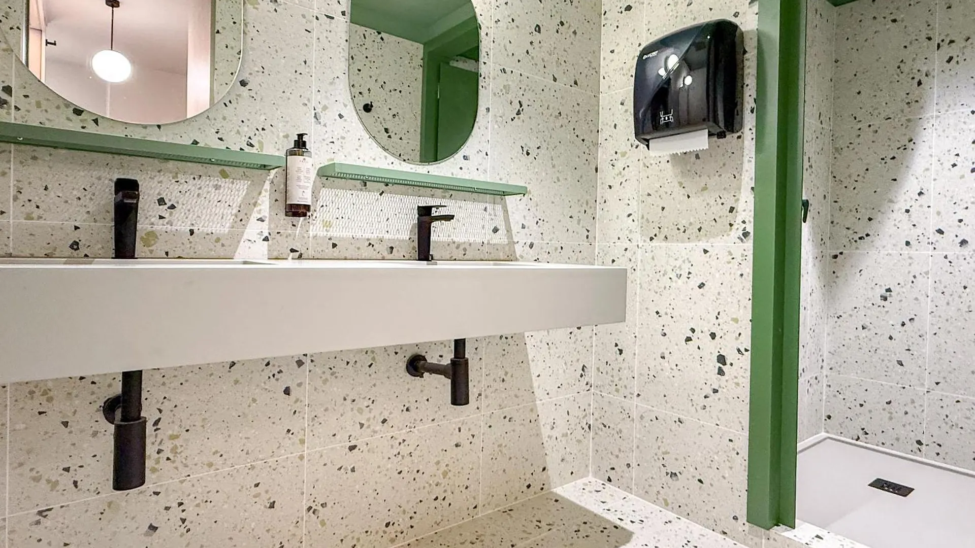 Coeo Hernan Ruiz Rooftop Pool Hostel Málaga İspanya